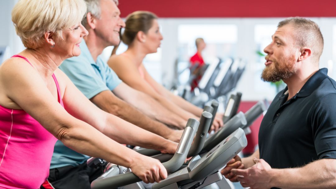 experienced-personal-trainer-sharing-insights